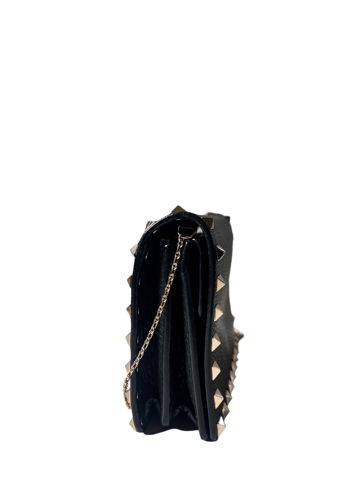 ROCKSTUD BLACK CALFSKIN CHAIN POUCH